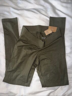 American Eagle Outfitters Olive V-Waist Leggings